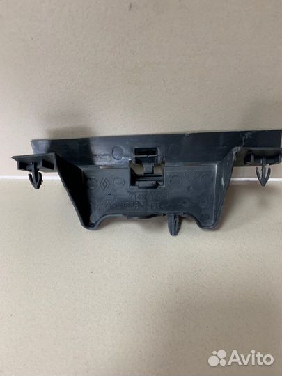 Кронштейн диффузора правый Renault Duster 2 (Hjd)