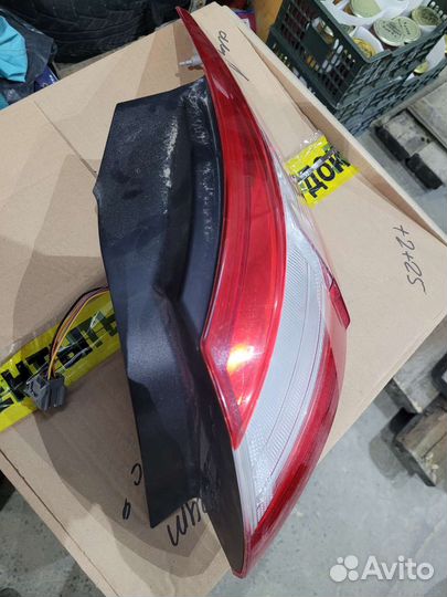 Задний правый фонарь Форд Фокус 3 седан