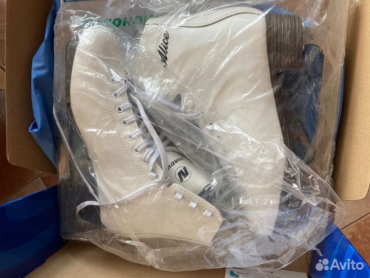 Коньки фигурные женские 37/235