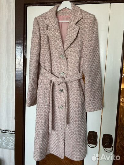 Пальто женское демисезонное 48-50 розовое ткань