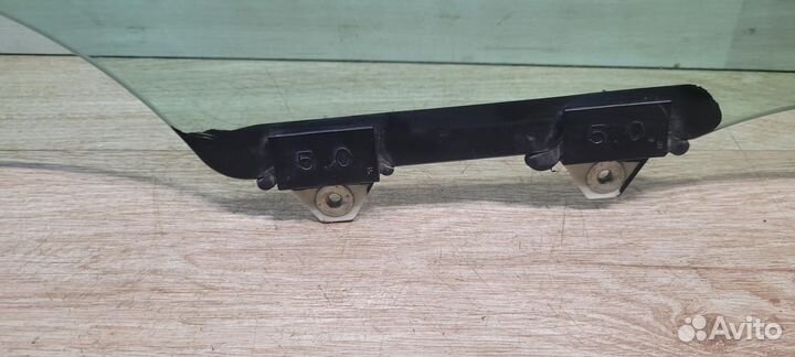 Стекло двери переднее правое Honda CR-V