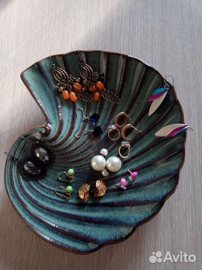 Серьги в наборе (бижутерия). Цена за весь лот