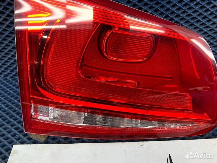 Фонарь задний левый внутренний VW Touareg NF