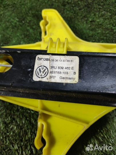 Стеклоподьемник задний правый Volkswagen Polo SED