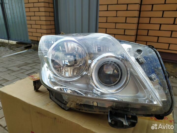 Фара Land Cruiser Prado