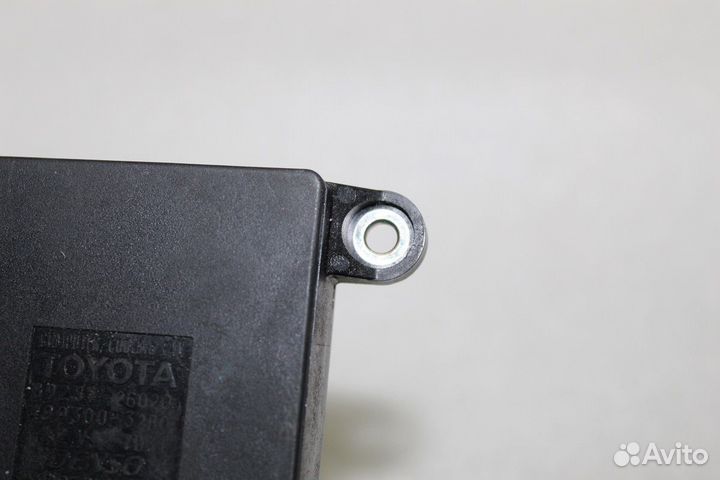 Блок управления вентиляторами Lexus is 2017-2020