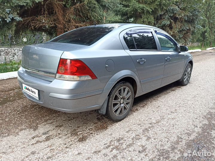 Opel Astra 1.6 МТ, 2008, 260 000 км