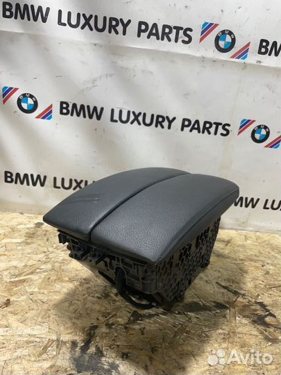 Подлокотник Bmw X5 E70 3.0 N52B30 2008