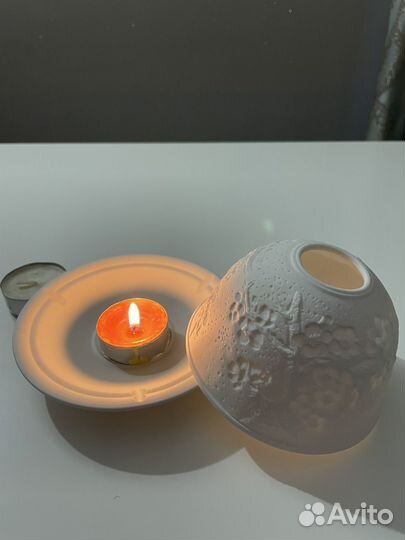 Фарфоровый подсвечник 