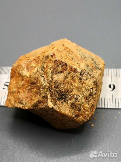 Гранат альмандин, Урал