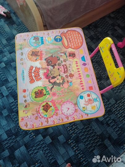 Детский стол и стул, зеркало со стульчиком