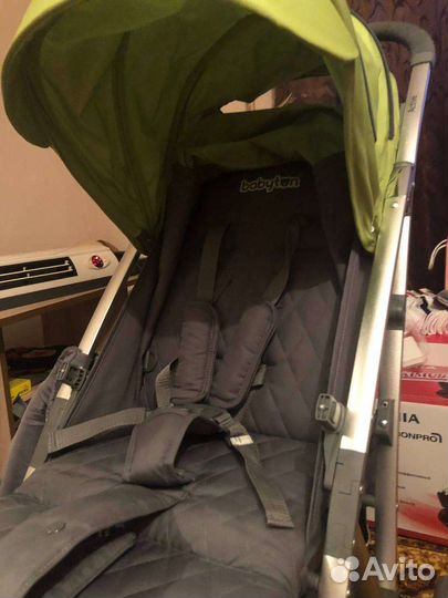 Прогулочная коляска новая