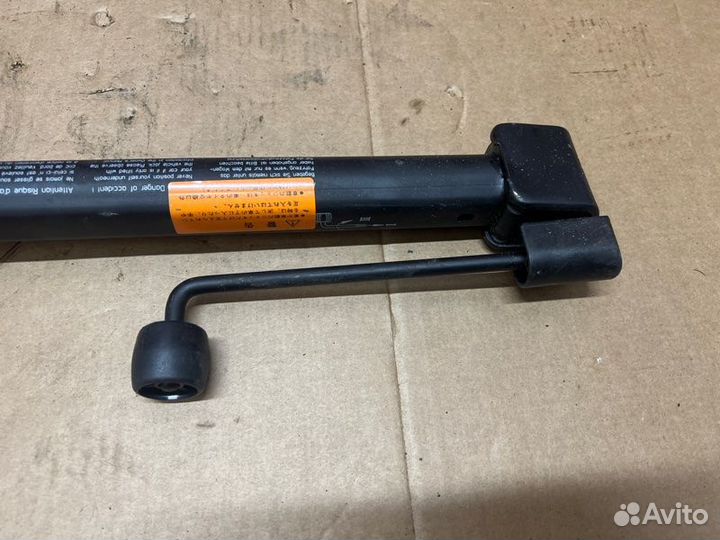 Домкрат Mercedes S W220 M113 2002