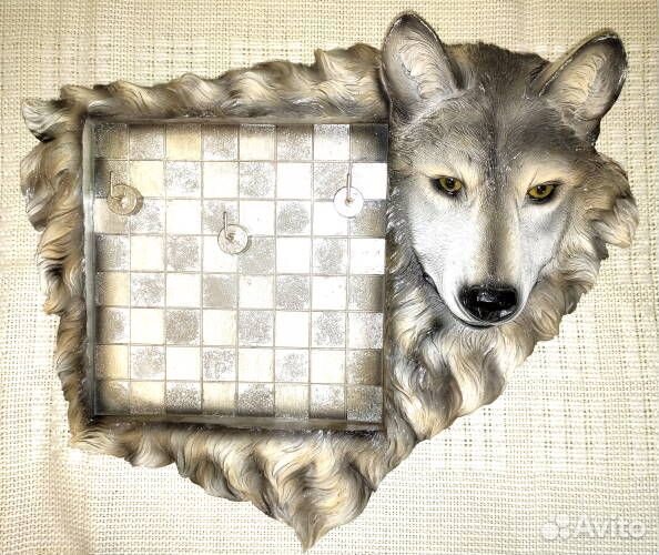 Ключница настенная Волк