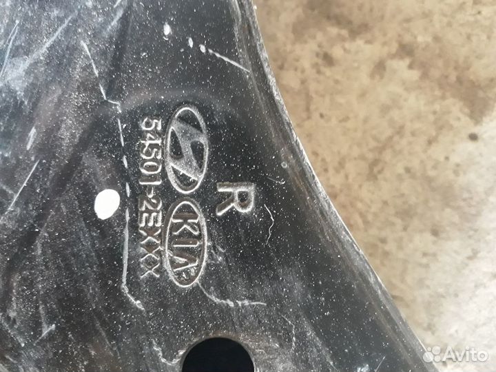 Рычаг нижний правый Хендай Туксон 545012B100