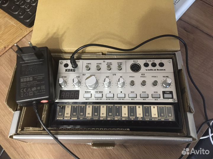 Korg volca bass