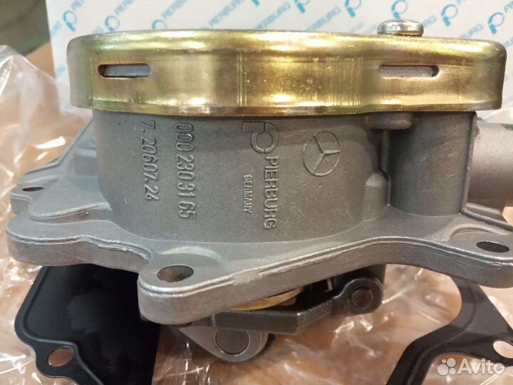 Вакуумный насос двс OM 601 2.3 D Mercedes T1 201