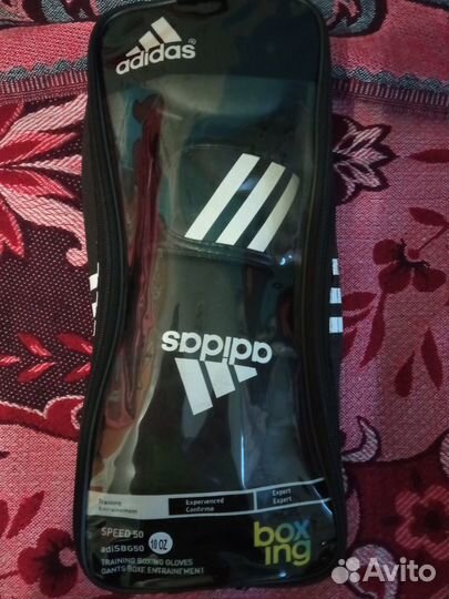 Боксёрские перчатки