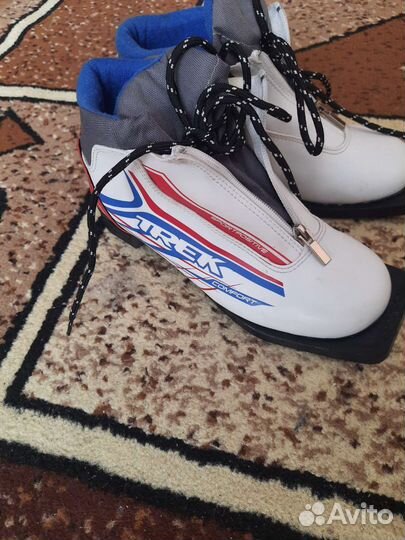 Лыжные ботинки