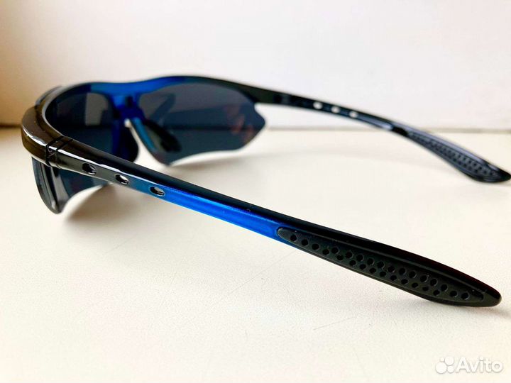 Синие спортивные солнцезащитные очки