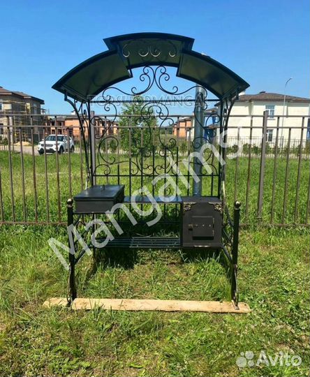 Мангал с крышей