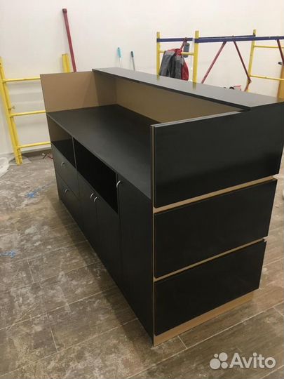 Кассовые стойки, Стойки ресепшн в магазин