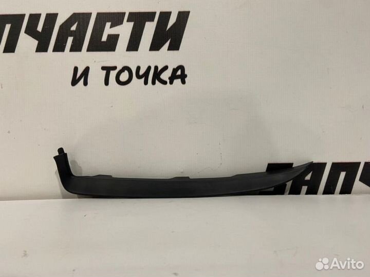 Накладка на фару передняя левая Renault Logan 2014