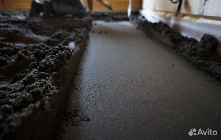 Полусухая стяжка пола в загородном доме