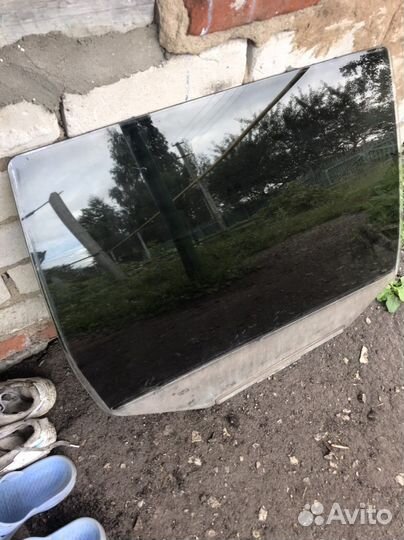 Заднее правое стекло Шеви Нива