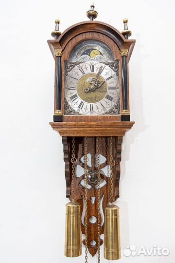 Часы настенные в деревянном корпусе