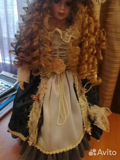 Кукла фарфоровая на подставки