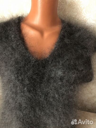 Жилет пуховый