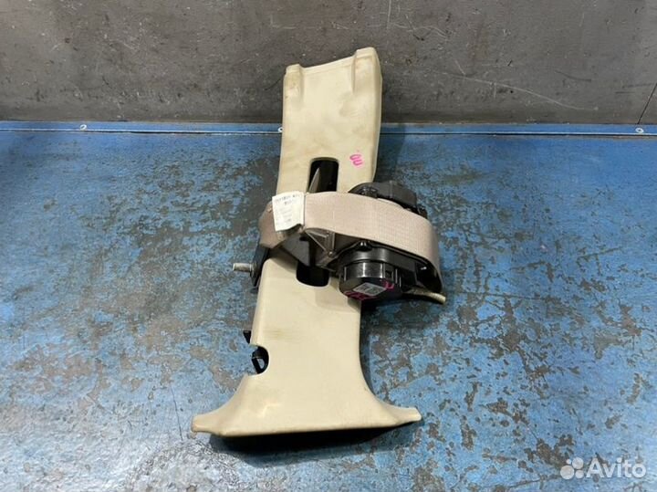 Ремень передний правый Ford Explorer 4 U251