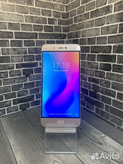 Смартфон Xiaomi Mi 5