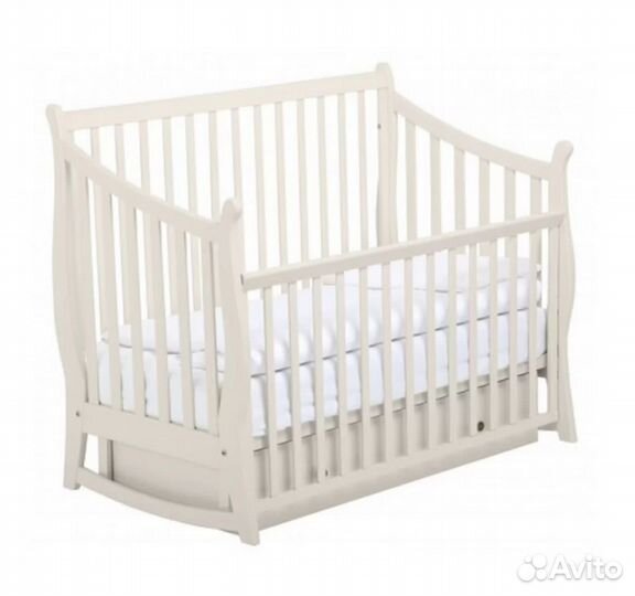 Детская кровать с маятником и ящиком