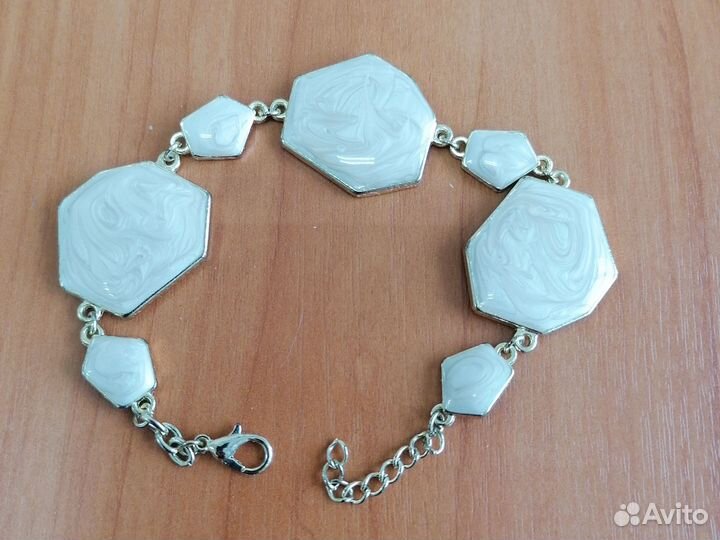 Браслеты новые