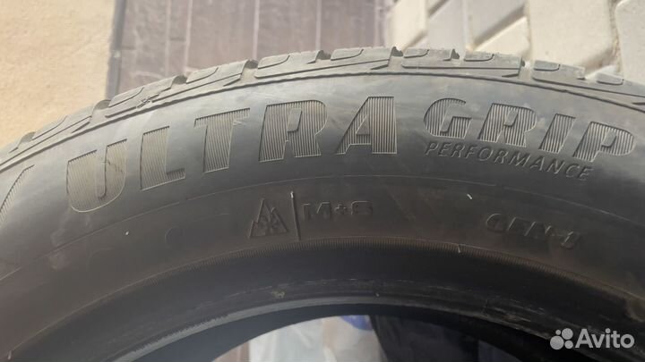 Goodyear UltraGrip Performance 235/55 R17 103V