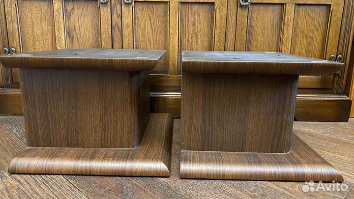 Diatone подиумы (стойки, подставки)