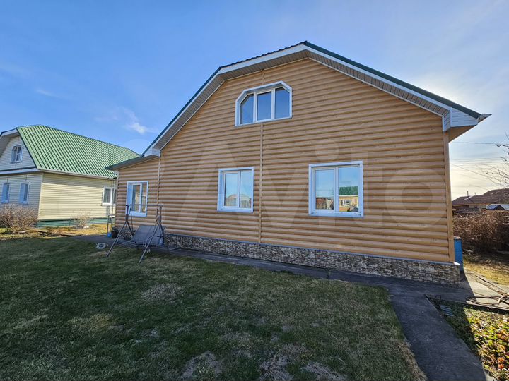 Коттедж 223 м² на участке 12 сот.