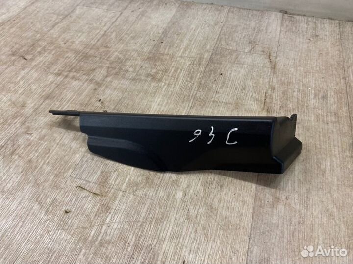 Накладка на крыло передняя левая Nissan Qashqai