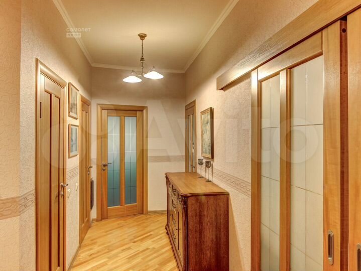 3-к. квартира, 130 м², 5/10 эт.