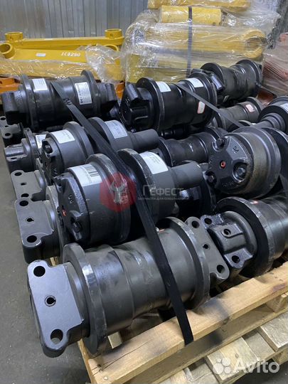 Каток Komatsu PC400-3 207-30-15102