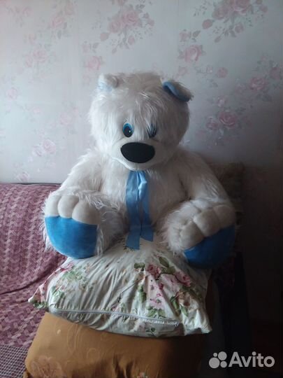 Большой плюшевый медведь -около 65 см