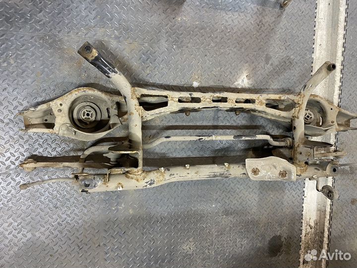 Подрамник джета,гольф,тоуран,шкода