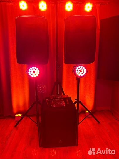 DJ(Диджей) со своим оборудованием