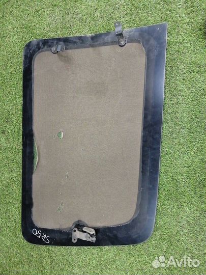 Стекло собачника заднее правое Toyota Town Ace