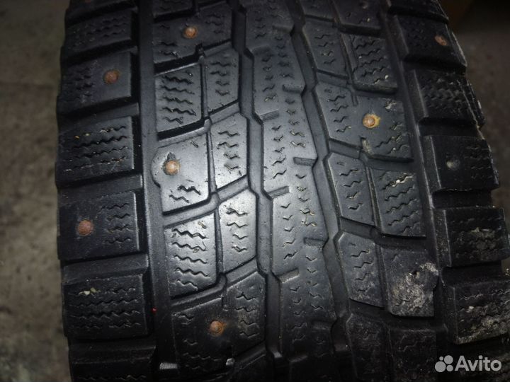 Dunlop SP Winter Ice 01 215/65 R16