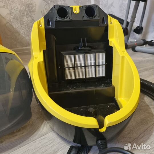 Моющий пылесос Karcher