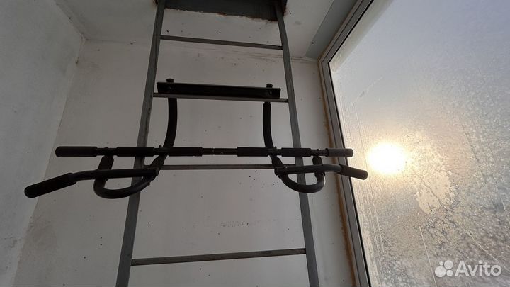 Турник дверной torneo