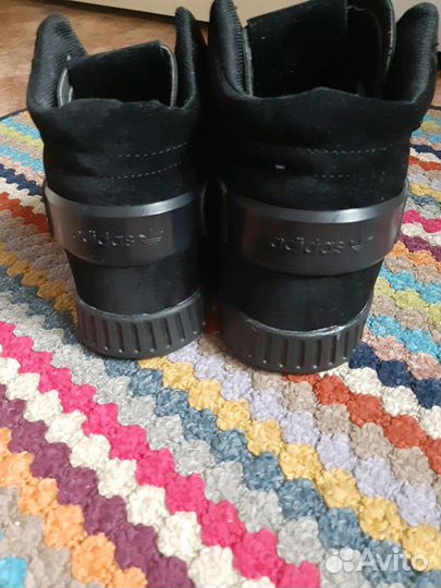 Кроссовки новые